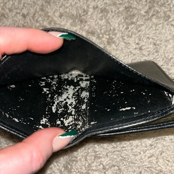 Louis Vuitton Epi Wallet - Picture 5 of 6